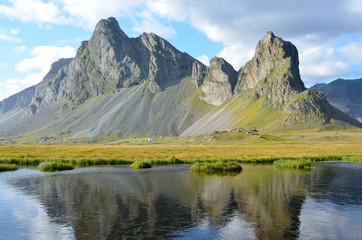 Fototapeta na wymiar Пейзажи Исландии, горы и океан