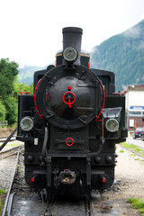 Fototapeta na wymiar Zillertalbahn in den Alpen - Österreich