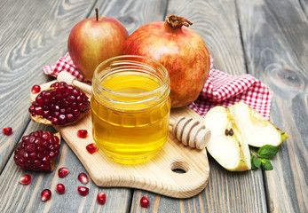 honey apple and pomegranate