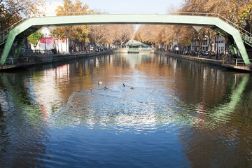 Naklejka premium Canal Saint Martin, Paris.