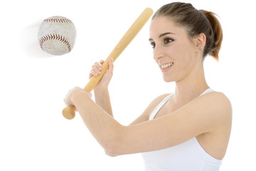 Frau spielt Baseball mit Schläger