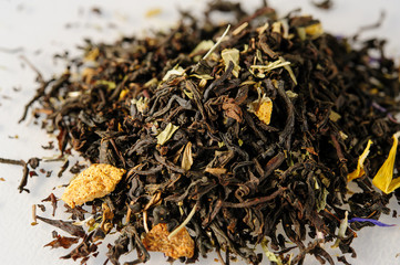 dried tea leaves with aromatic additives