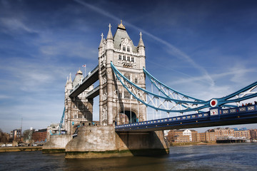 Fototapeta na wymiar Famous Tower Bridge in London, England