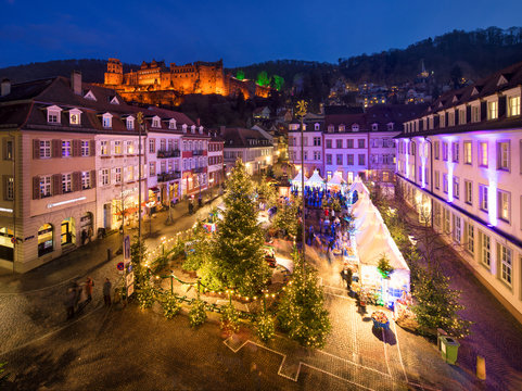 Weihnachtsmarkt auf dem Heidelberger Kornmarkt