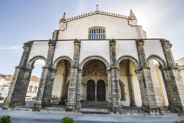 Fototapeta na wymiar Church of Sao Francisco located in Evora city