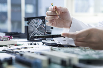 Developers who are repairing the PC parts
