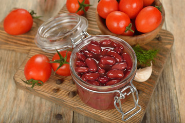 Beans in tomato sauce