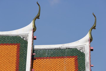 thailand temple roofs in watpho © thirboy