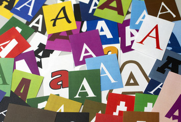 Papierschnipsel mit dem Buchtabe A