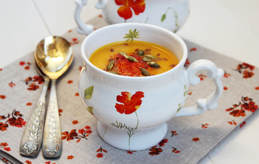 Pumpkin cream soup with orange