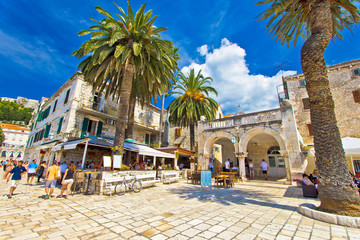 Naklejka premium Town of Hvar palm promenade