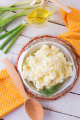 Mashed potatoes in bowl