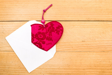 Obraz na płótnie Canvas valentine heart in an envelope