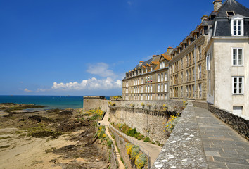 Saint Malo city walls, Brittany, France, Europe - obrazy, fototapety, plakaty