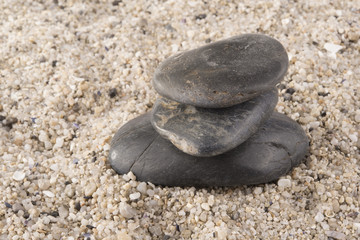 Fototapeta na wymiar stones on sands