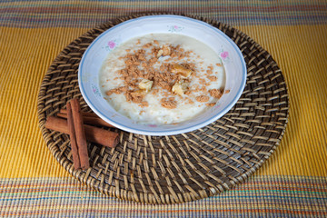 Rice with milk and cinnamon