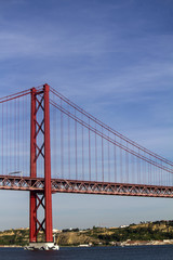 Fototapeta na wymiar portuguese bridge over the tagus river 