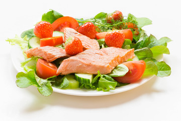 salad with smoked salmon