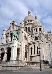 Fototapeta na wymiar Sacre Coeur Church Vertical View, Monmatre Paris France