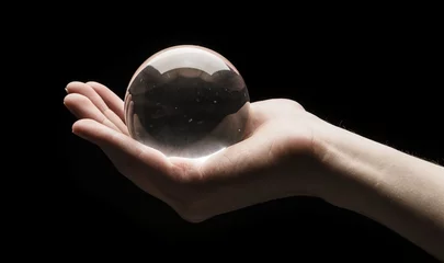 Crédence de cuisine en verre imprimé Sports de balle Tenir une boule de cristal