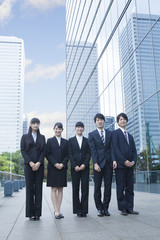 Fototapeta premium オフィスに立つ新社会人