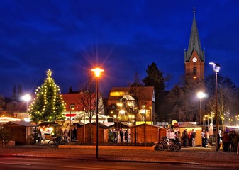 Fototapeta na wymiar Grossraeschen Weihnachtsmarkt - Grossraeschen christmas market 01