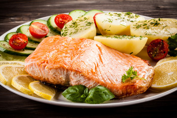 Grilled salmon and vegetables