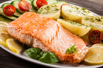 Grilled salmon and vegetables