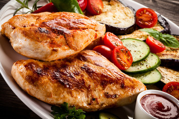 Roast chicken fillet and vegetables