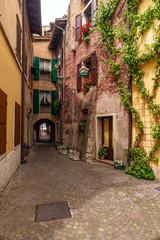 Fototapeta na wymiar Typical Italian courtyard, Italy