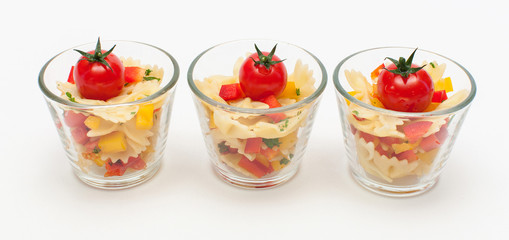 Italienischer Nudelsalat im Glas