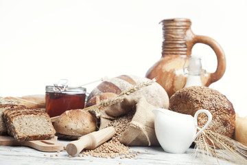 full corn bread, honey and milk