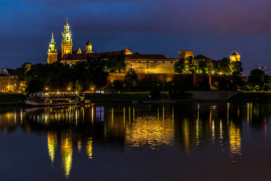 Krakow at night. Wawel Castle