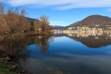 Fototapeta na wymiar Ponte Tresa (lago di Lugano)