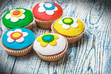 cupcakes covered with mastic