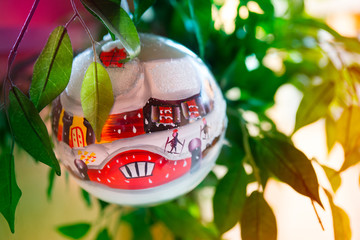 Palla di Natale su albero