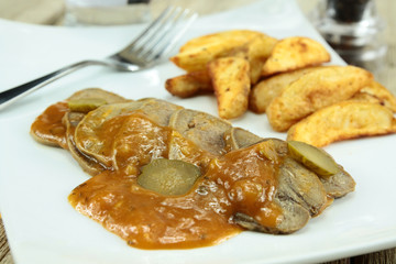 langue de boeuf sauce piquante