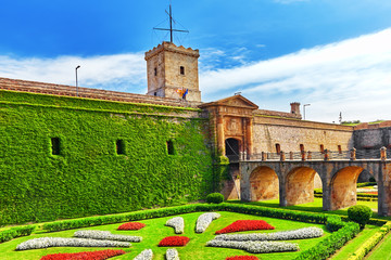 Fototapeta premium Castillo de Montjuic on mountain in Barcelona, Spain