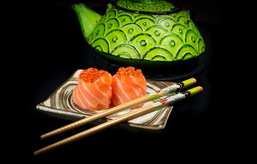 sushi di salmone