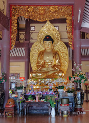 Obraz premium Buddhafigur in einer Pagode