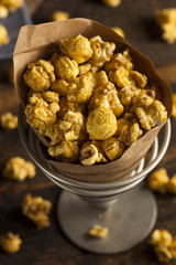 Homemade Crunchy Caramel Popcorn