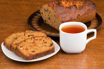 cake with dried fruits