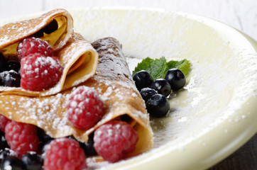Crepe raspberry mint