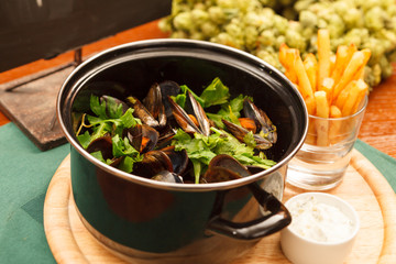 mussels with french fries