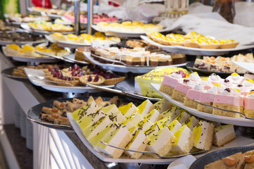  cakes