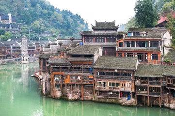 Fotobehang Paalwoningen in de oude stad Fenghuang, de provincie Hunan, China © Stripped Pixel