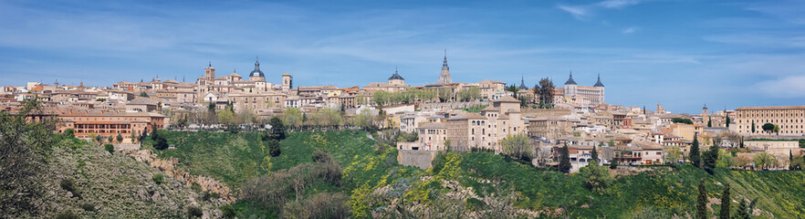 Fototapeta na wymiar Aerial view of Medieval city Toledo, Spain