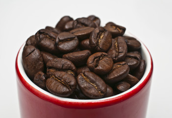 Kaffeebohnen in Tasse