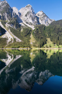 Donnerkogel reflected on the Gosau lake