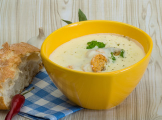 Cheese soup with croutons